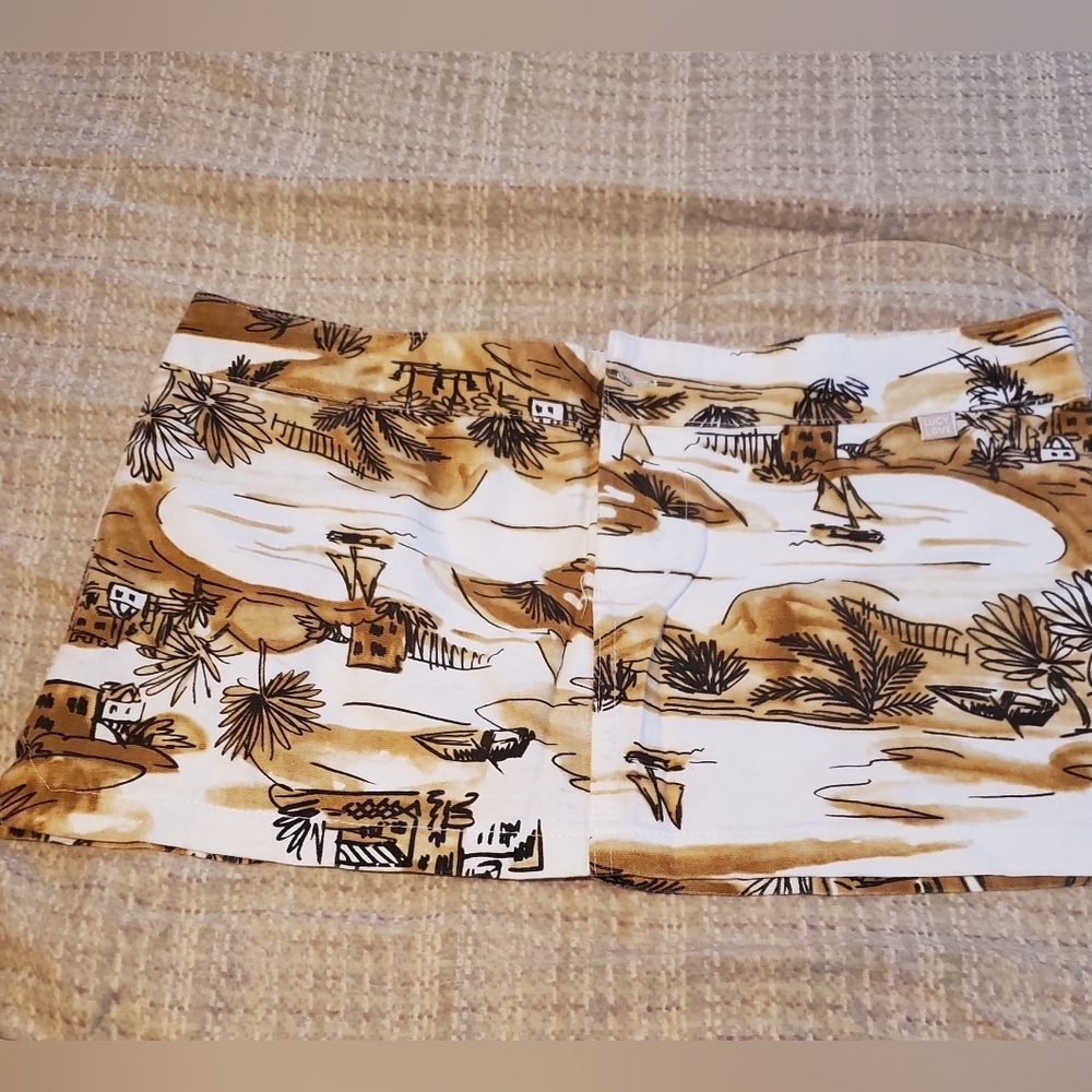 Lucy Love Mini Skirt Size Medium White/ Brown Vintage Nautical Sailboat Design